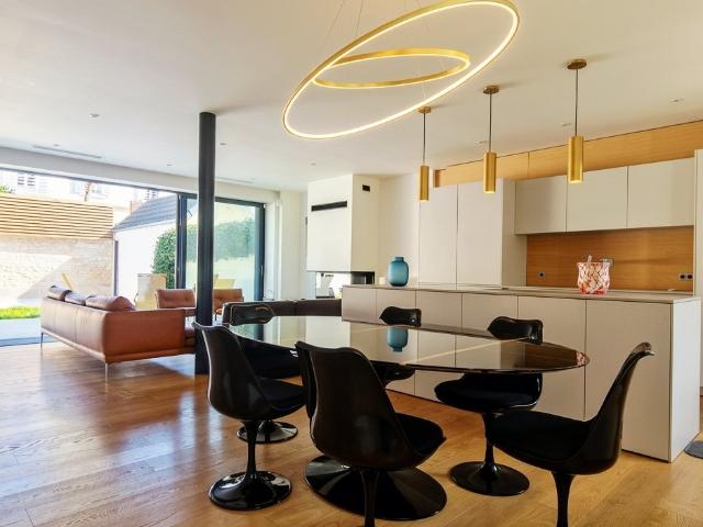Maison 5 pièces 215 m²