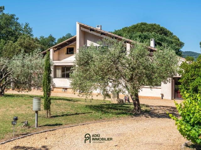 Maison 5 pièces 215 m²