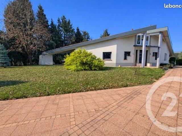 Maison 5 pièces 215 m²