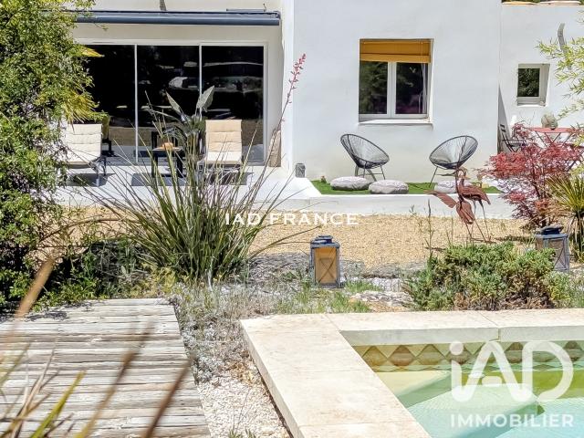 Maison 5 pièces 215 m²
