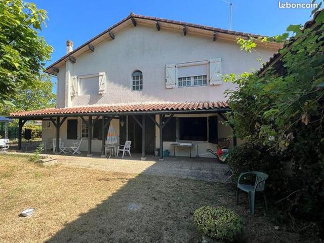 Maison 5 pièces 215 m²