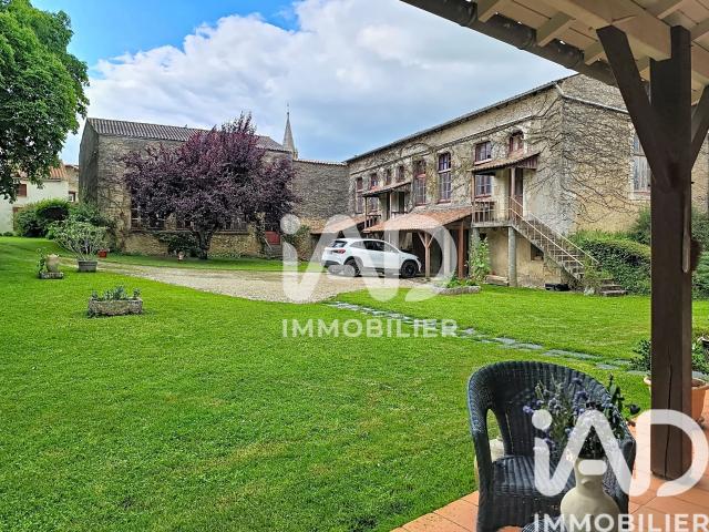 Maison 5 pièces 216 m²