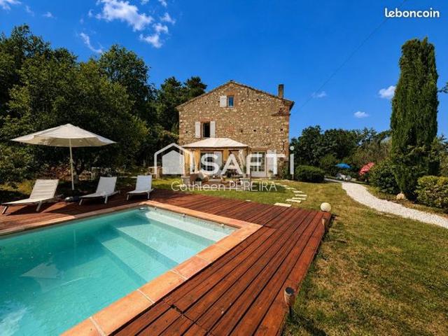 Maison 5 pièces 216 m²