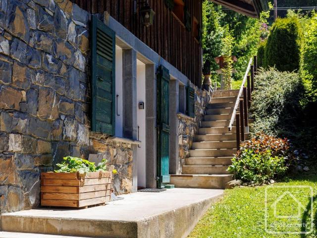 Maison 5 pièces 216 m²