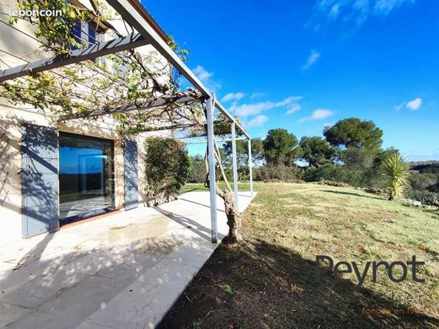 Maison 5 pièces 216 m²