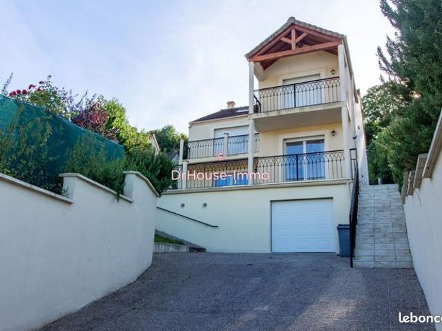 Maison 5 pièces 216 m²