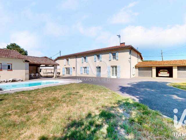 Maison 5 pièces 216 m²