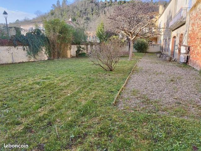 Maison 5 pièces 216 m²