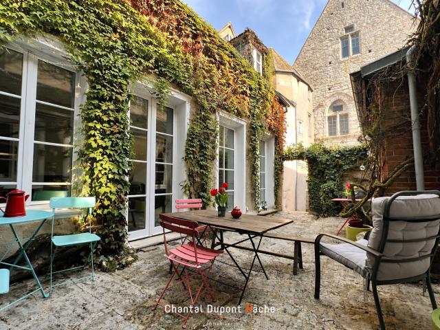 Maison 5 pièces 217 m²