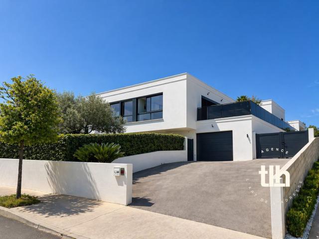 Maison 5 pièces 217 m²
