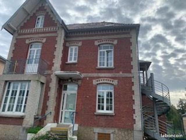 Maison 5 pièces 217 m²