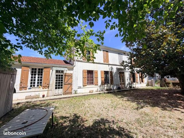 Maison 5 pièces 217 m²