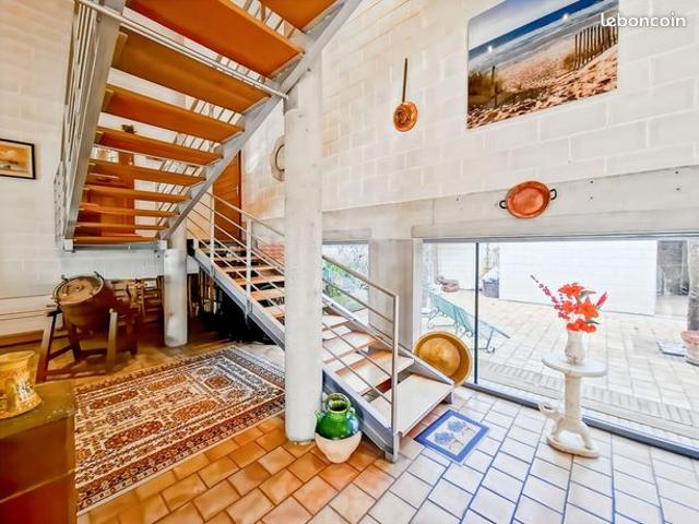 Maison 5 pièces 217 m²