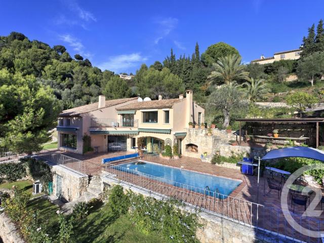 Maison 5 pièces 217 m²