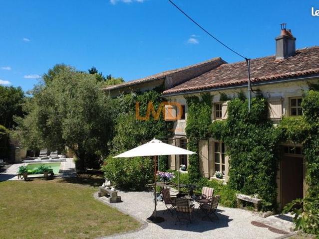 Maison 5 pièces 218 m²