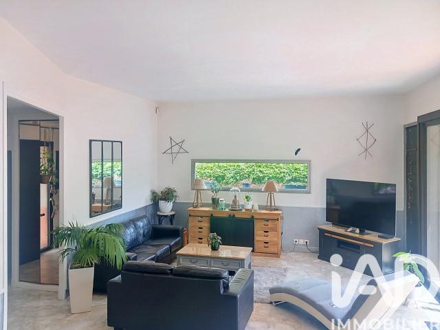 Maison 5 pièces 218 m²