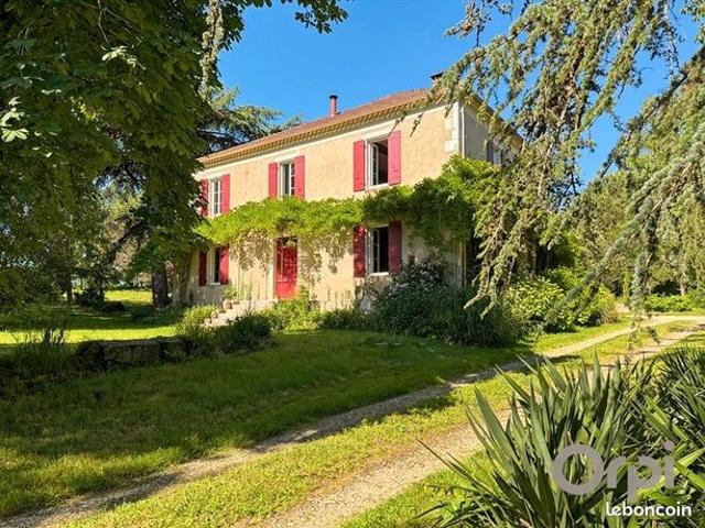 Maison 5 pièces 218 m²
