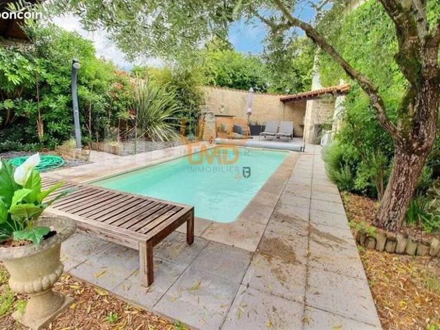 Maison 5 pièces 218 m²