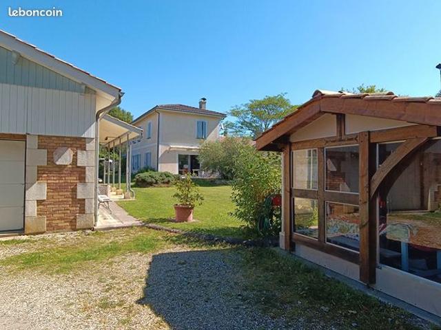 Maison 5 pièces 218 m²