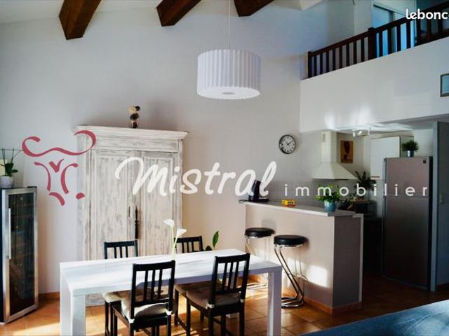 Maison 5 pièces 218 m²