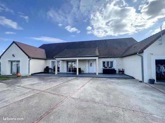 Maison 5 pièces 219 m²