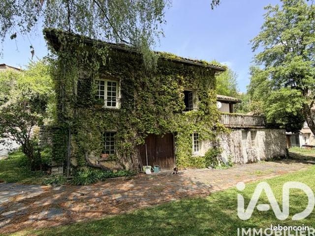 Maison 5 pièces 219 m²