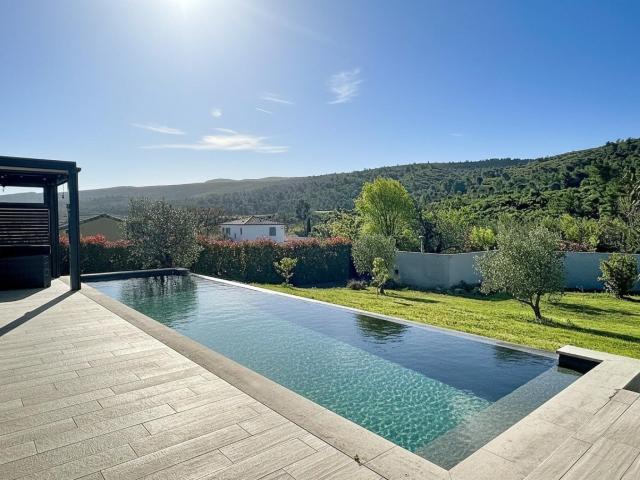 Maison 5 pièces 219 m²