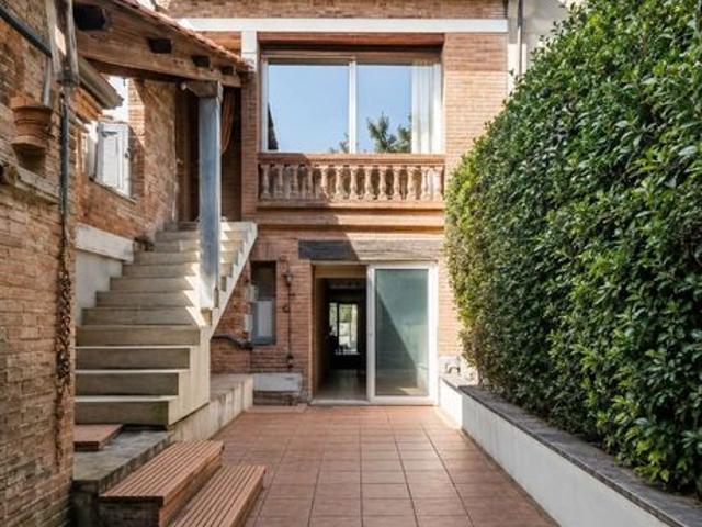 Maison 5 pièces 210 m²
