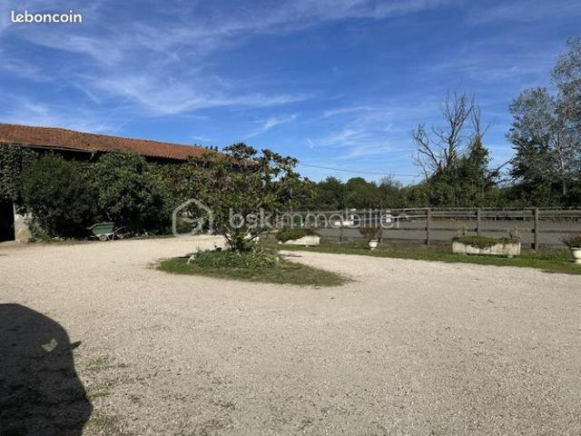 Maison 5 pièces 210 m²