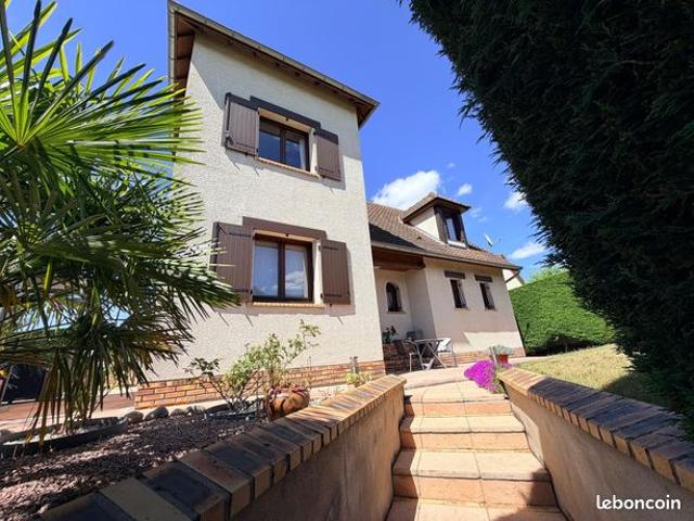 Maison 5 pièces 210 m²