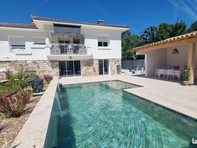 Maison 5 pièces 210 m²