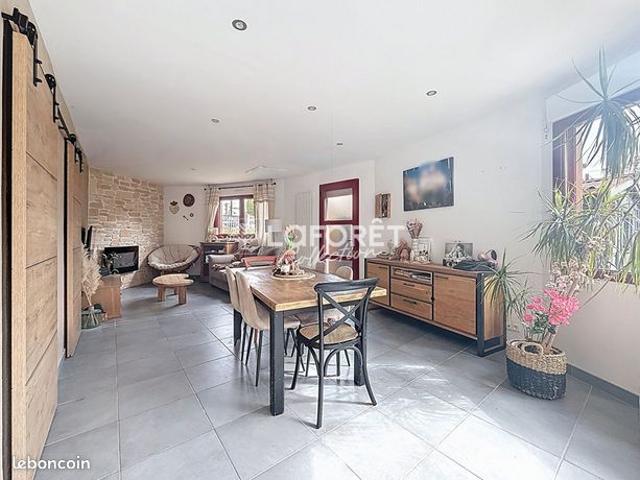 Maison 5 pièces 210 m²