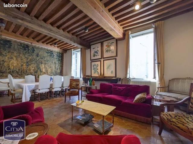 Maison 5 pièces 210 m²