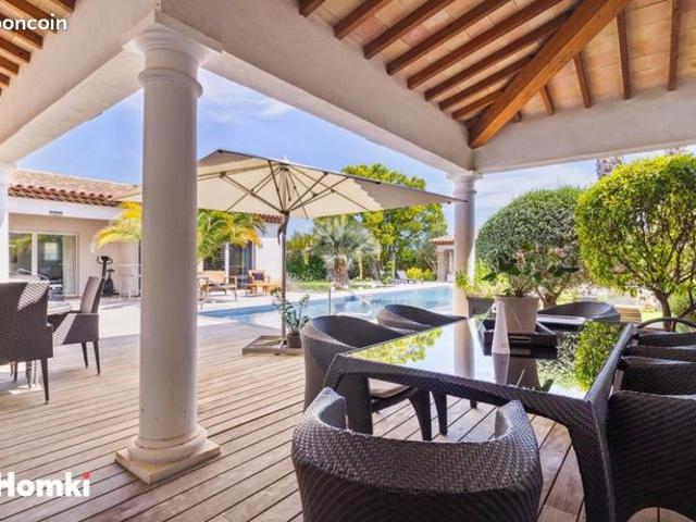Maison 5 pièces 210 m²