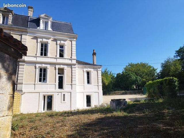 Maison 5 pièces 210 m²