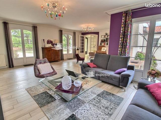 Maison 5 pièces 210 m²