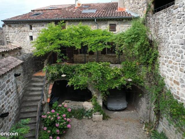Maison 5 pièces 210 m²