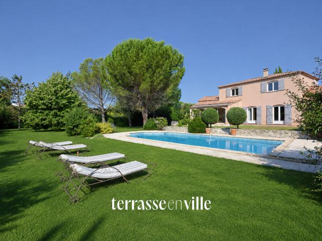 Maison 5 pièces 210 m²