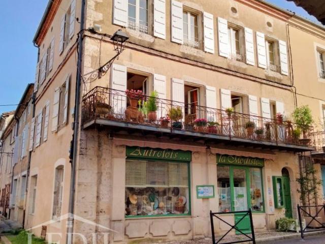 Maison 5 pièces 210 m²