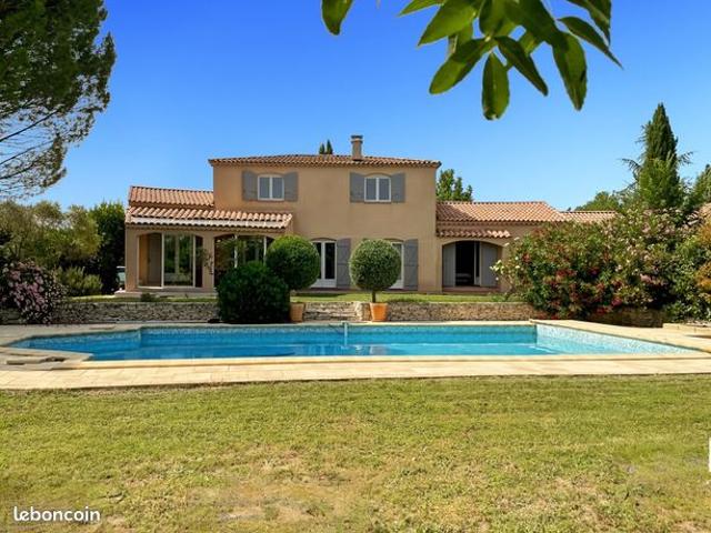 Maison 5 pièces 210 m²