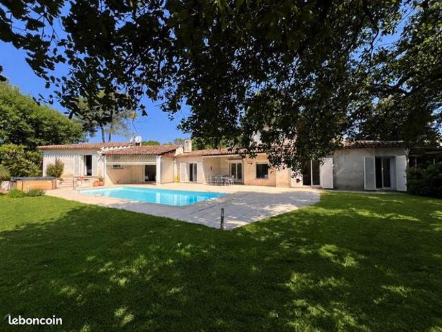 Maison 5 pièces 210 m²