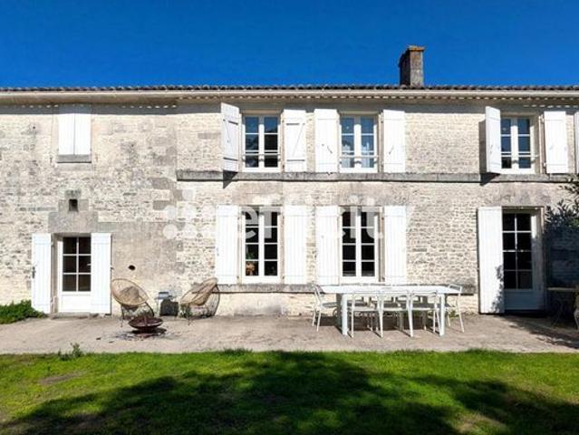 Maison 5 pièces 210 m²