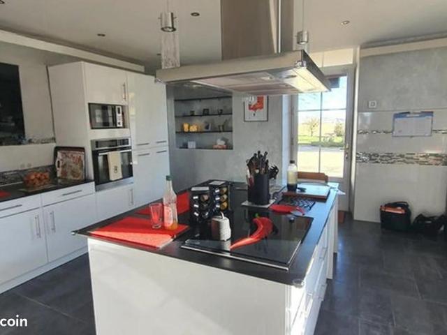 Maison 5 pièces 210 m²