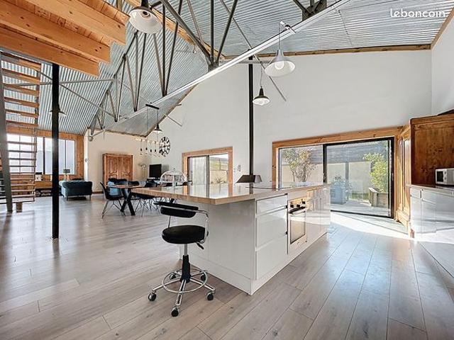 Maison 5 pièces 210 m²