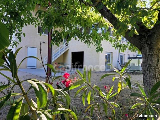 Maison 5 pièces 210 m²