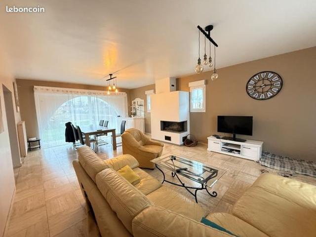 Maison 5 pièces 210 m²