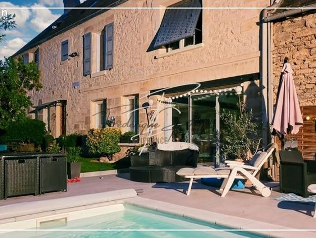 Maison 5 pièces 210 m²