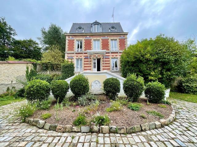 Maison 5 pièces 210 m²