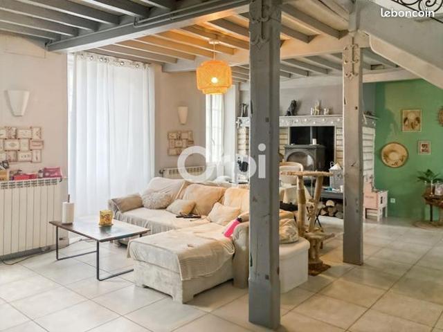 Maison 5 pièces 211 m²