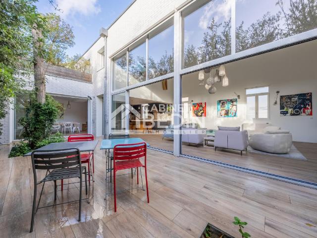 Maison 5 pièces 211 m²